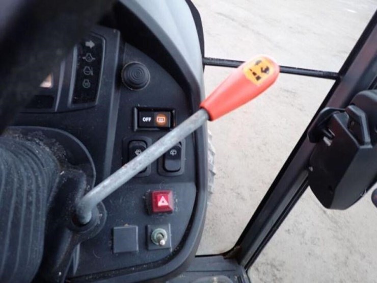 2017-kubota-b2650hsd-image-14