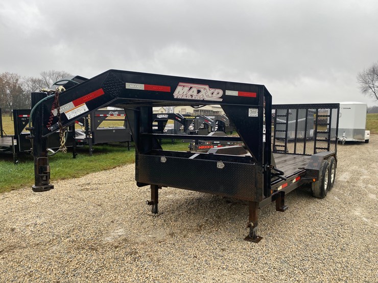 #310-•-2016-maxx-d-gooseneck-(helenville,-wi)-(has-wi-title)-image-1