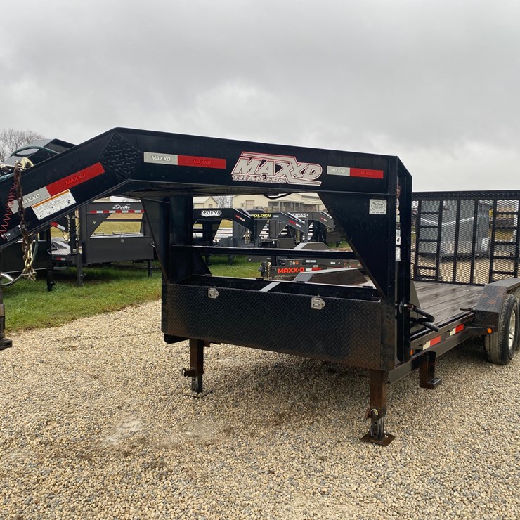 #310 • 2016 MAXX-D Gooseneck (Helenville, WI) (Has WI Title)