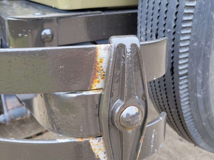 1928-pontiac-sedan-image-33