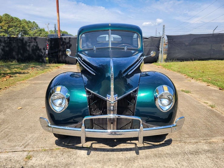 1940-ford-sedan-image-2