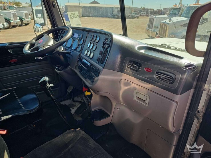 2015-peterbilt-389-image-20