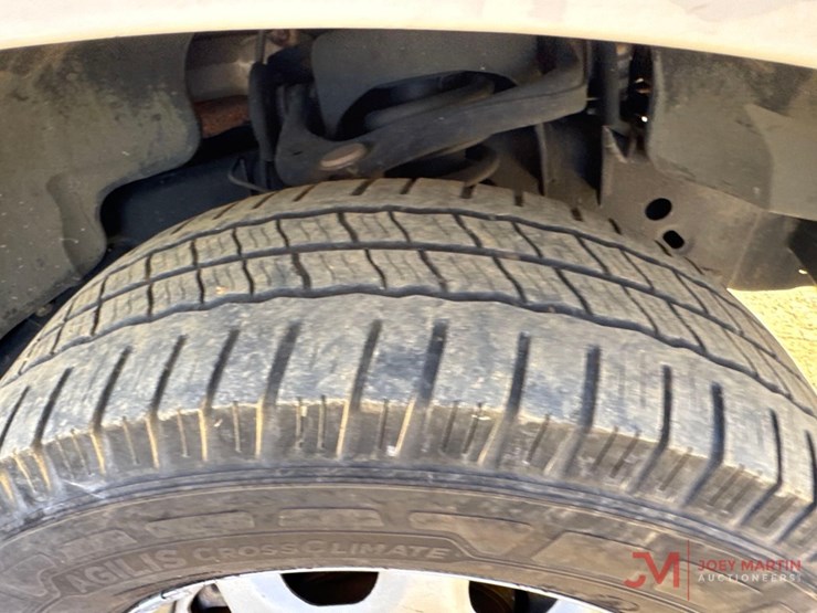 2016-ford-f150-xl-image-16