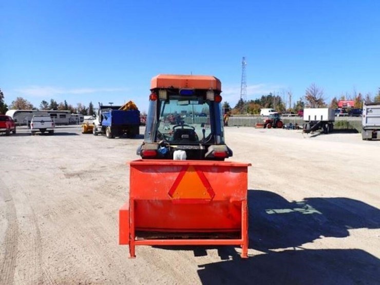 2011-kubota-m7040d-image-5