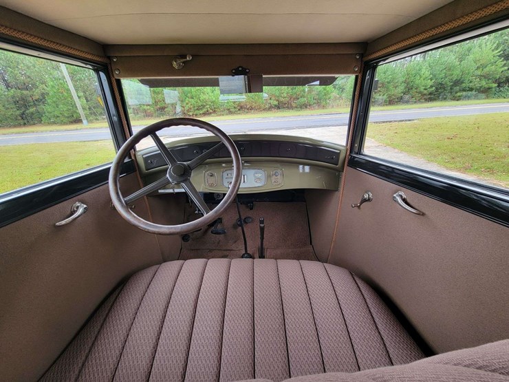 1928-pontiac-sedan-image-79