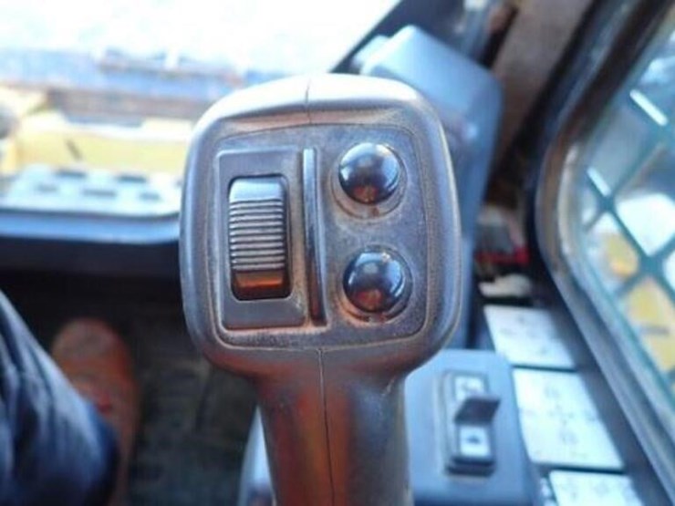 2019-deere-331g-image-21