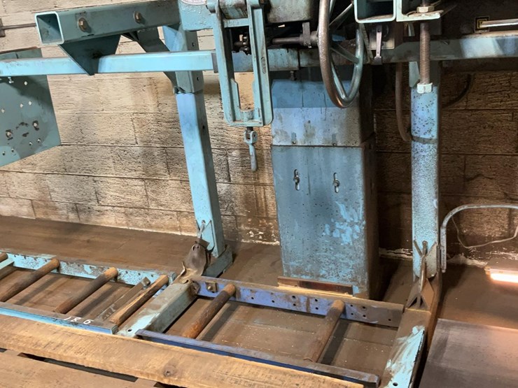 #180-•-armstrong-leveling-bench-and-roller-image-9