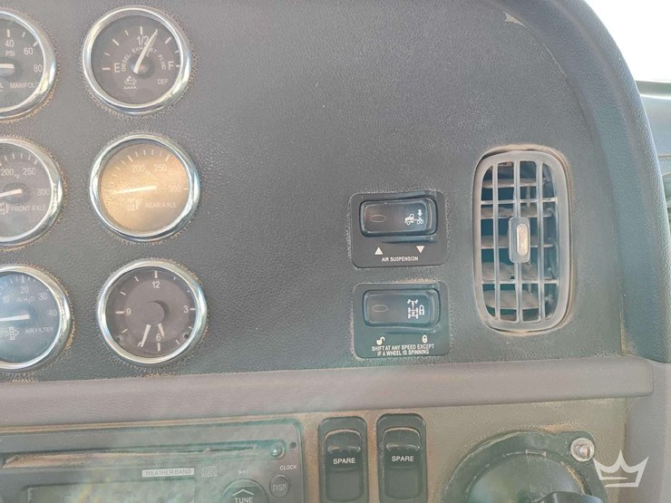 2012-peterbilt-386-image-31