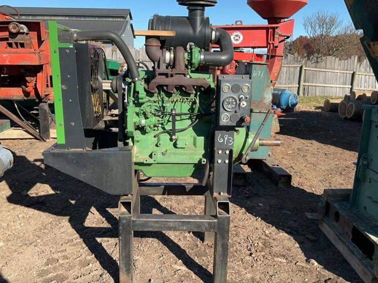 john-deere-4045t-image-1