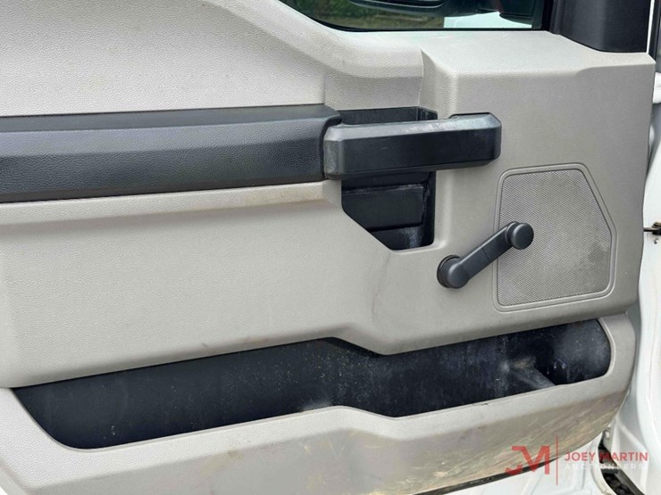 2019-ford-f250-xl-image-10