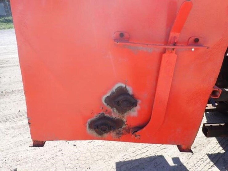 2011-kubota-m7040d-image-36