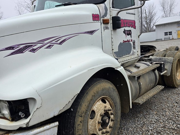 2003-international-9200i-image-1