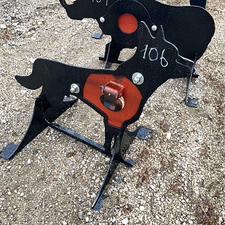 NEW 3/8IN. AR500 STEEL COYOTE SHOOTING TARGET NEW SUPPORT EQUIPMENT