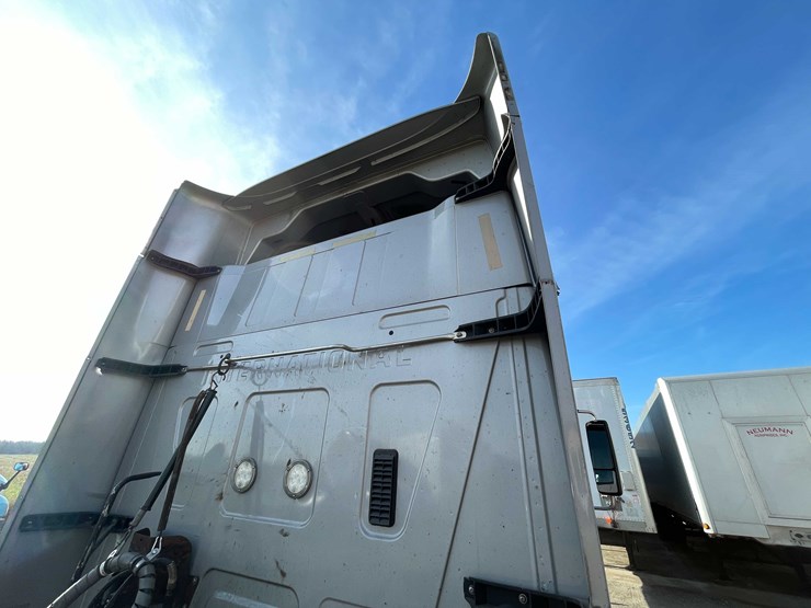 #200-•-2016-international-semi-tractor-(title-in-delay)-(denmark,-wi)-image-37