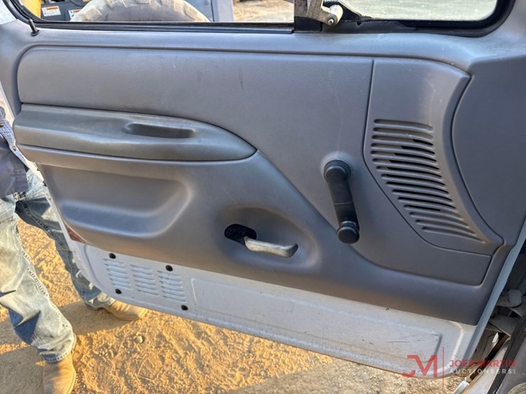 1996-ford-f350-xl-image-27