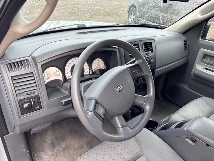 2007-dodge-dakota-image-8
