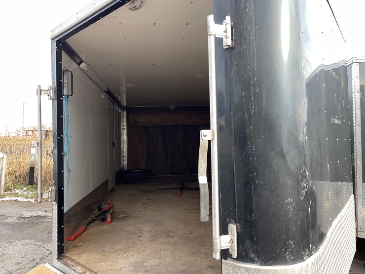 #1397-•-2001-karavan-expedition-trailer-(no-title)-(of)-image-69