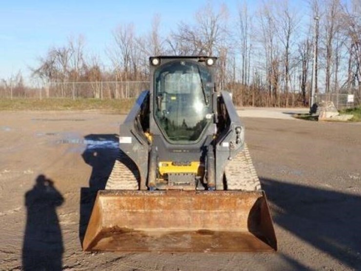 2019-deere-331g-image-2
