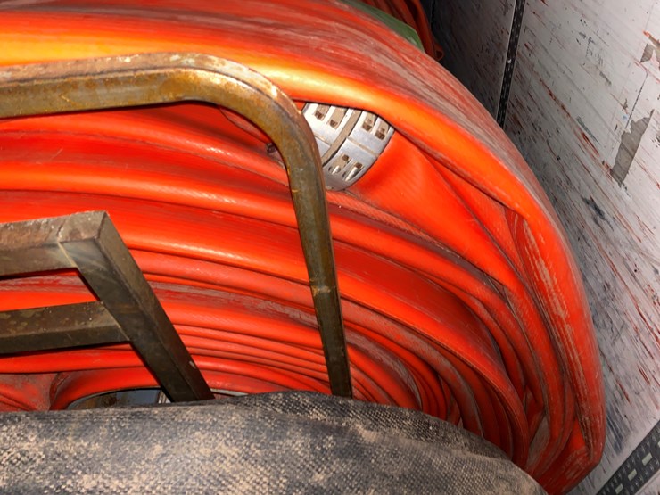 #8491-•-section-of-7-1/4"-mandals-dragman-extra-p-hose-(new-holstein,-wi)-image-2