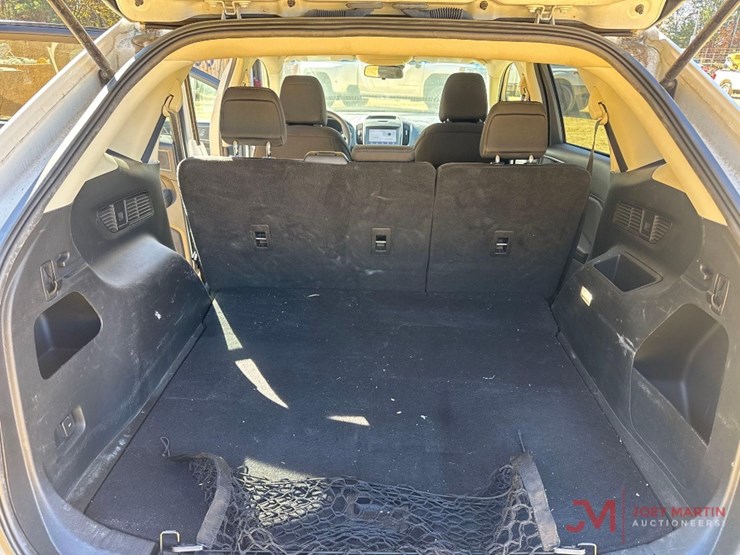 2020-ford-edge-se-image-14