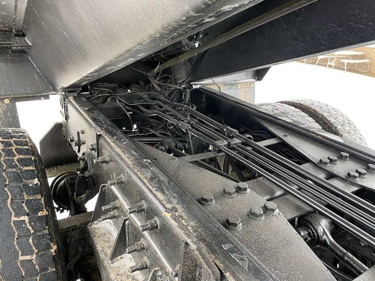 #234-•-2005-international-tri-axle-dump-truck-(has-wi-title)(mosinee,-wi)-image-57