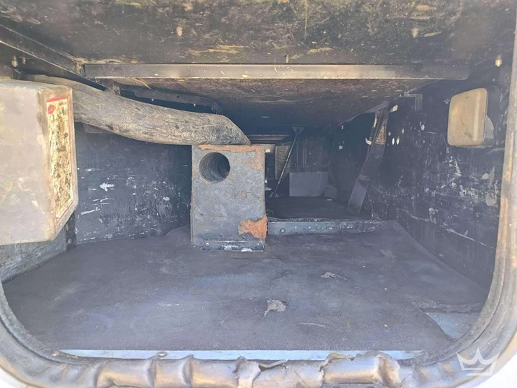 2015-peterbilt-389-image-35