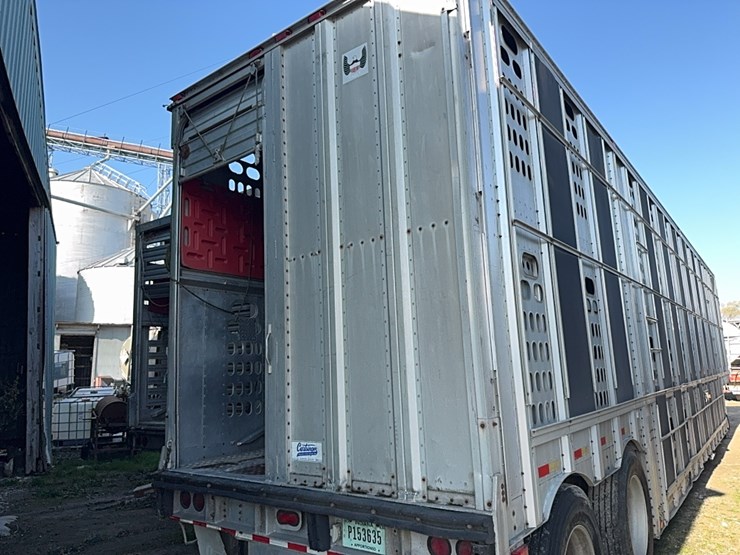 1993-wilson-livestock-trailer-image-20