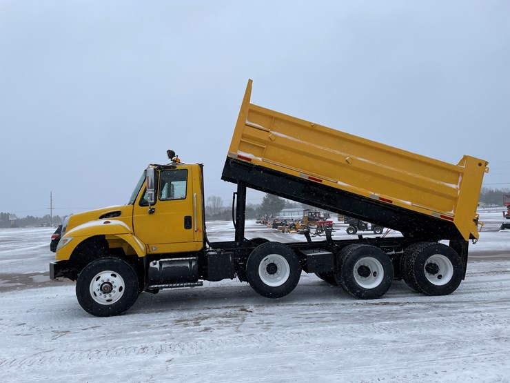 #234-•-2005-international-tri-axle-dump-truck-(has-wi-title)(mosinee,-wi)-image-53