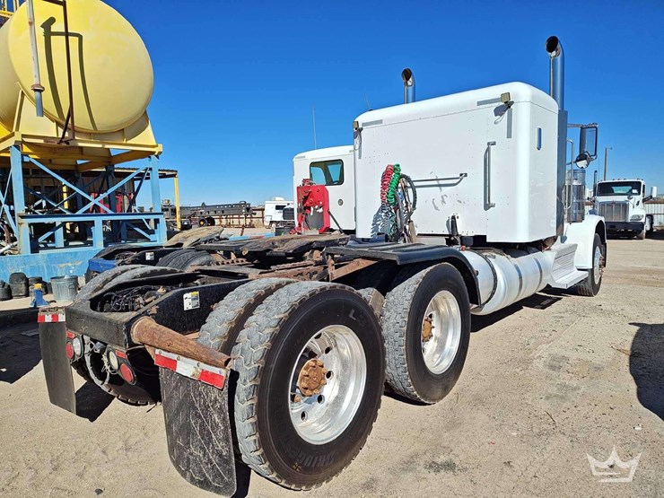 2018-peterbilt-389-image-7