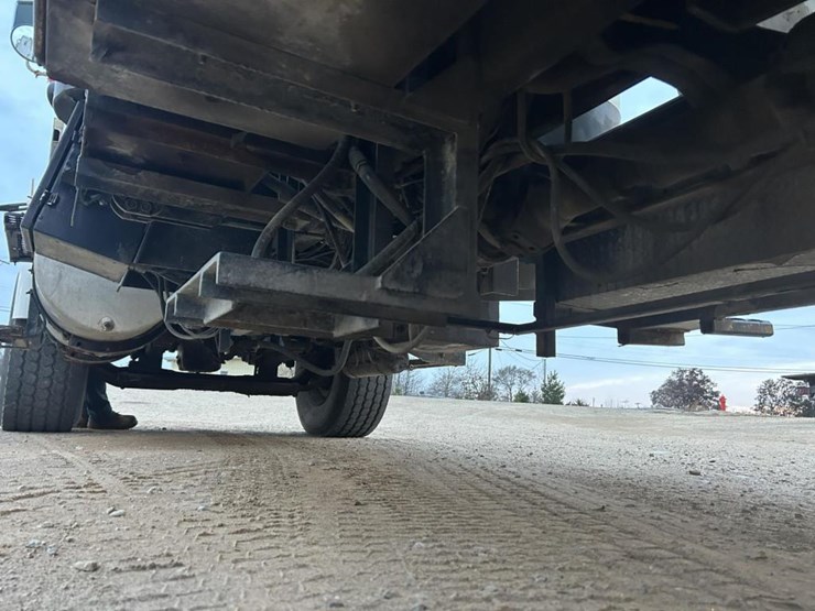 #1432-•-1992-volvo-(white-gmc)-vac-truck-image-46