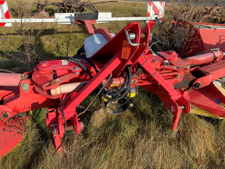#8000-•-(2)-pottinger-triple-mowers-(colfax,-wi)-image-17