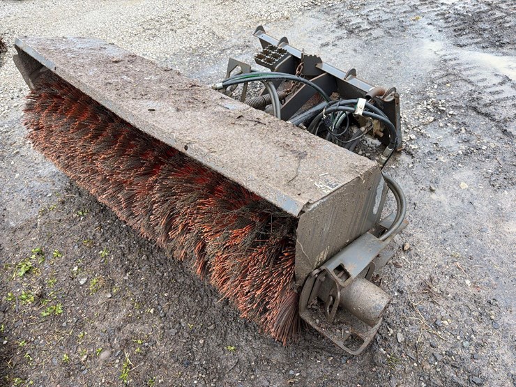 palladin-22072mh-0022-72in.-sweepster-skid-steer-attachment-sn:1447057-image-1