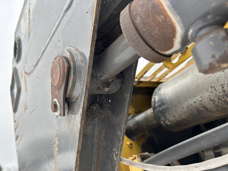 new-holland-ls180-image-19