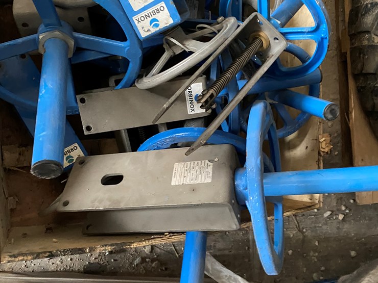 #8477-•-crate-of-orbinox-hand-crank-shut-offs-(new-holstein,-wi)-image-10