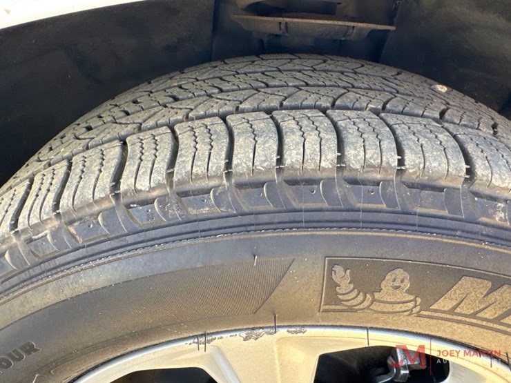 2020-ford-edge-se-image-9