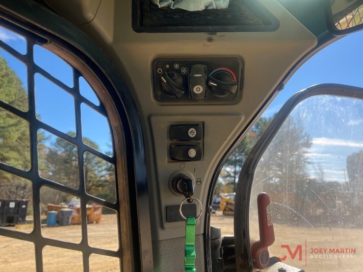 2017-caterpillar-299d-image-17