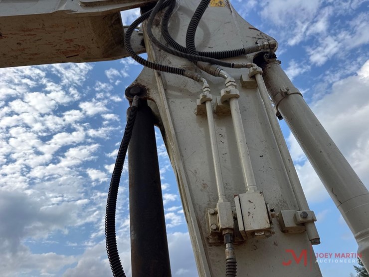 takeuchi-tb2150-image-16