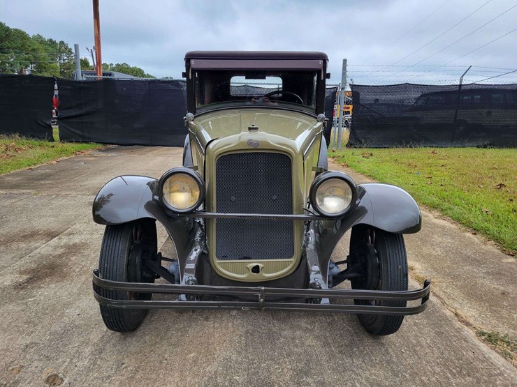 1928-pontiac-sedan-image-3