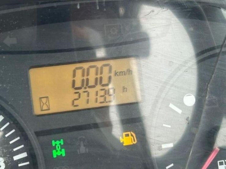 2008-kubota-m7040d-image-9