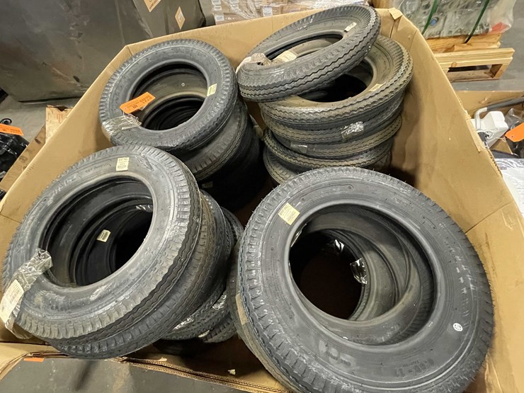 #8721-•-pallet-of-trailer-tires-(f)-image-3