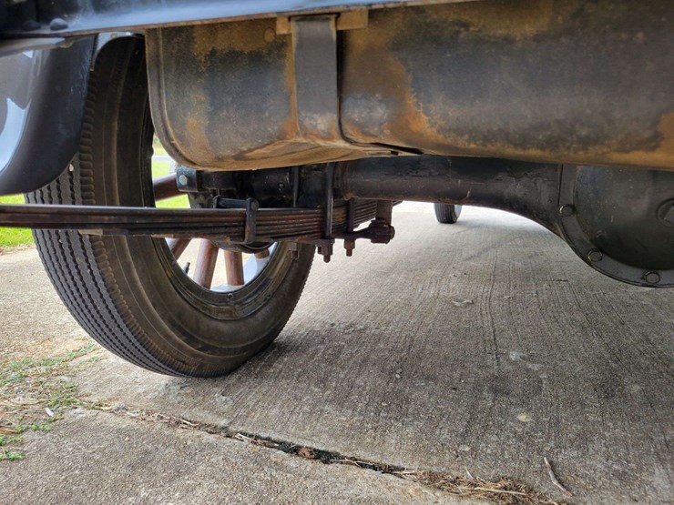 1928-pontiac-sedan-image-42