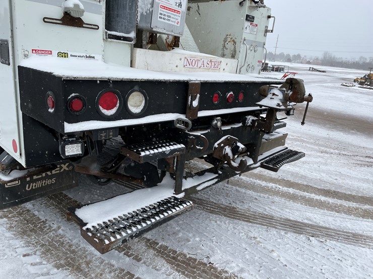 #236-•-2015-international-bucket-truck-(has-wi-title)(mosinee,-wi)-image-20