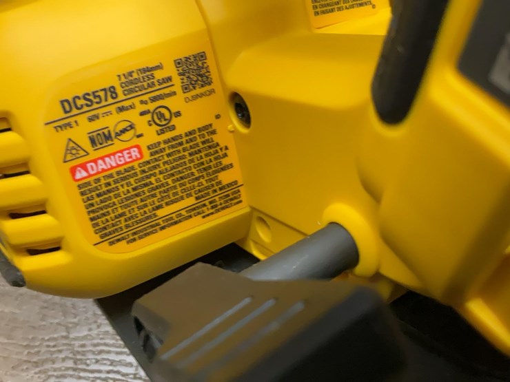 #106-•-dewalt-cordless-circular-saw-image-4