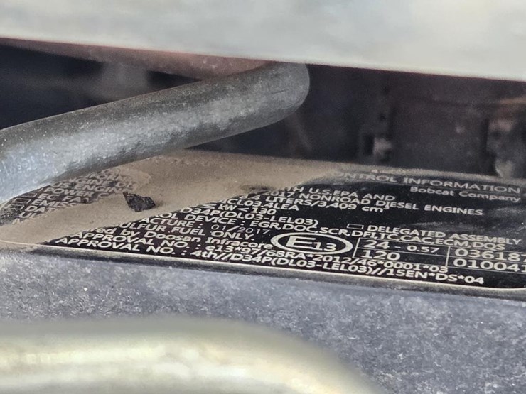 2017-bobcat-t750-image-26