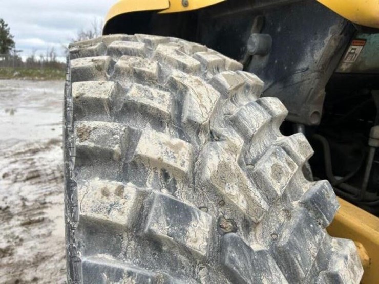 2008-new-holland-tv145-image-52