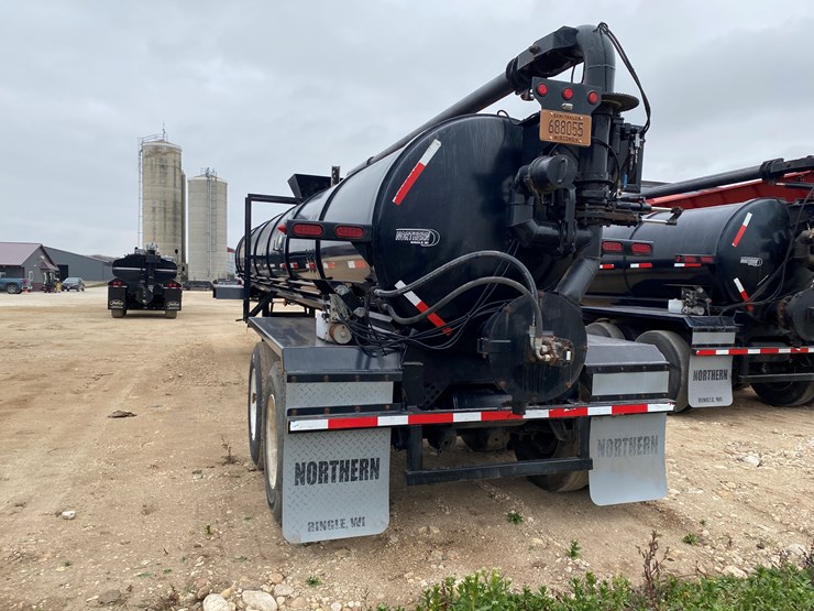 #1030-•-2014-northern-6000-gallon-semi-manure-tanker-trailer(has-wi-title)-(kewaunee,-wi)-image-12