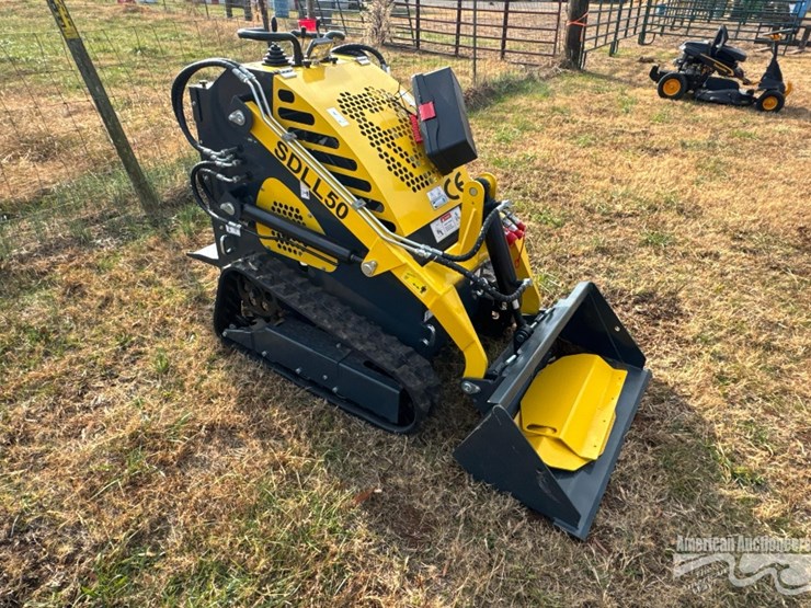 sdlanch-sdll50-mini-skid-steer-loader-image-3