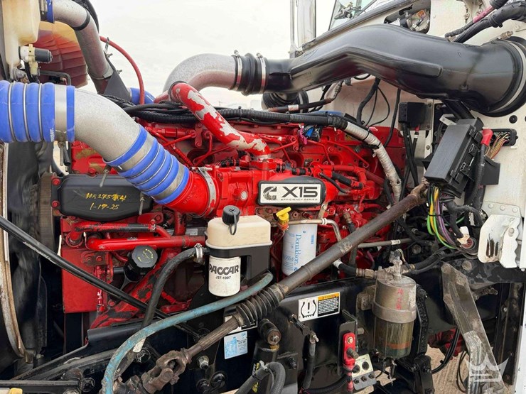 2018-peterbilt-389-image-12