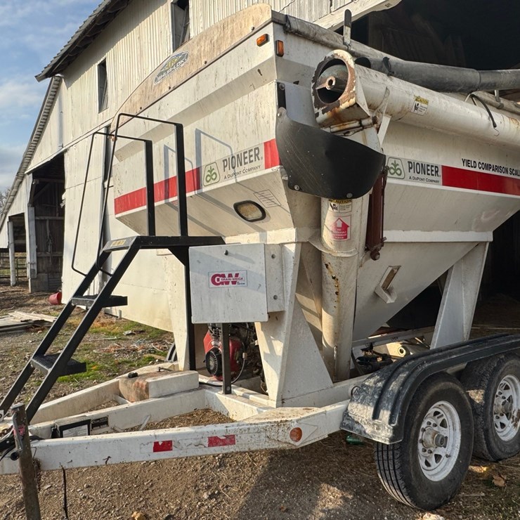 2004 PAR-KAN Seed Tender, tandem axle, Vanguard gas motor, Shur-lok tarp, model PK-248830, *1P9AB19334S276123*