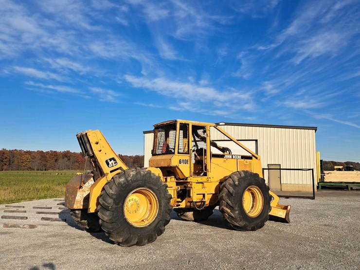 1994-deere-640e-image-4